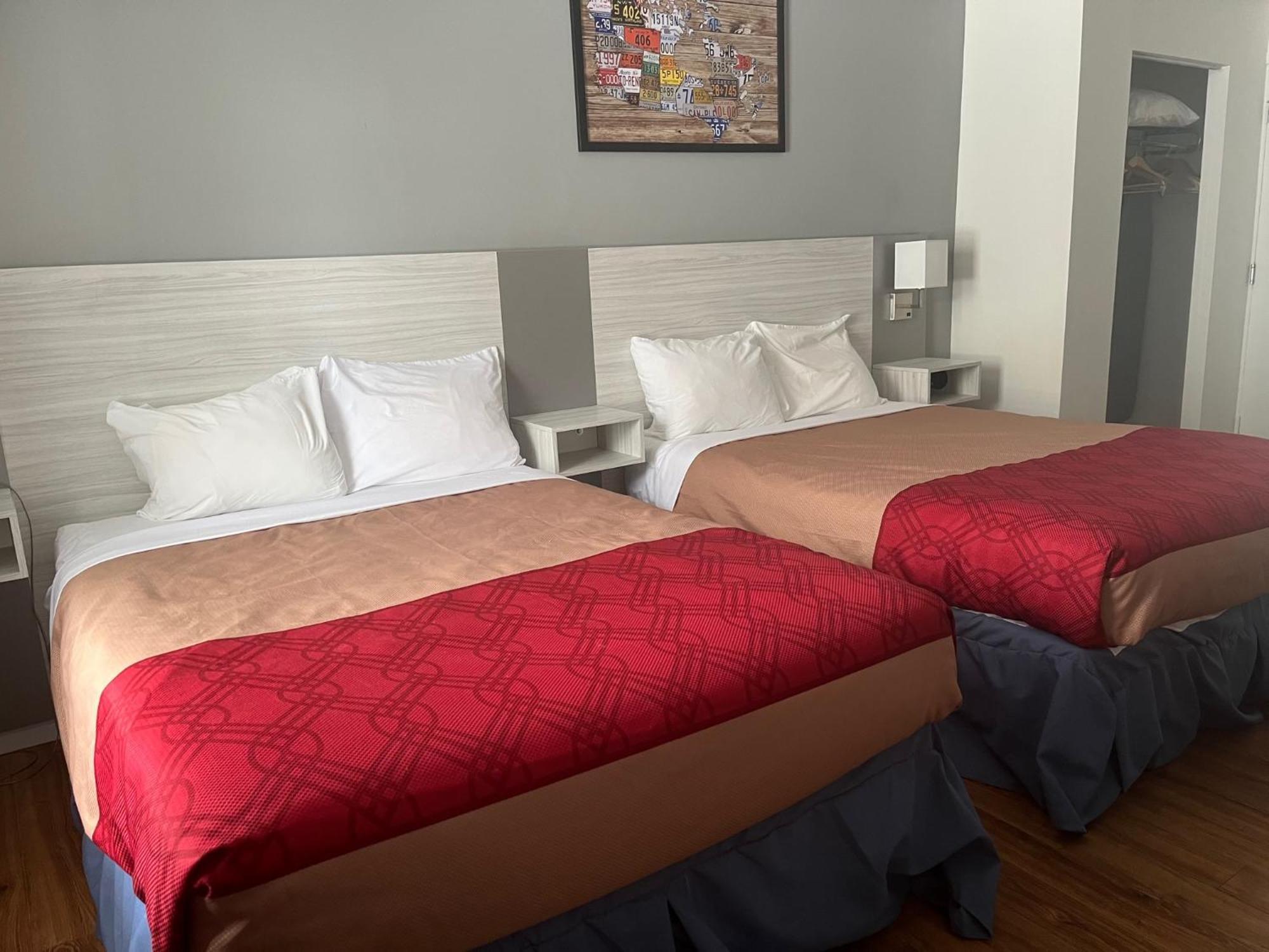 Double Room with Two Double Beds - Non-Smoking
