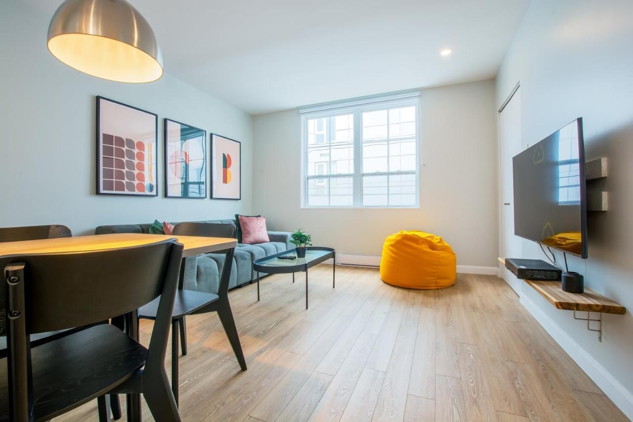(1-114) Two Bedroom Apartment on 2 floors - 1½ Bathroom
