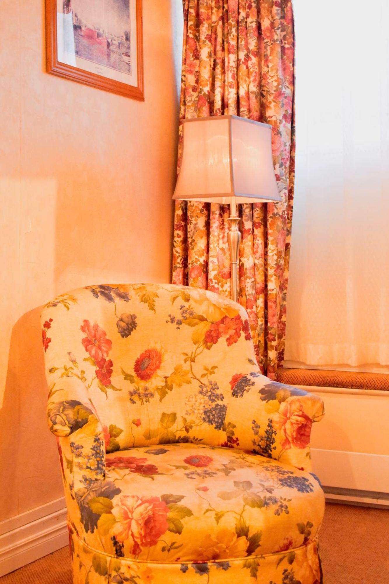 Economy Double Room Half Basement