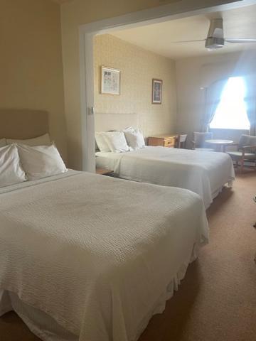 Double Room Two Double Beds Non-Smoking