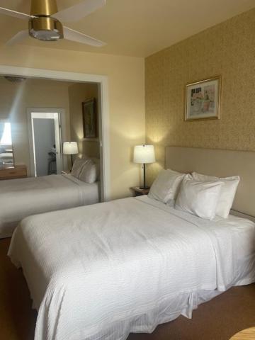 Double Room Two Double Beds Non-Smoking