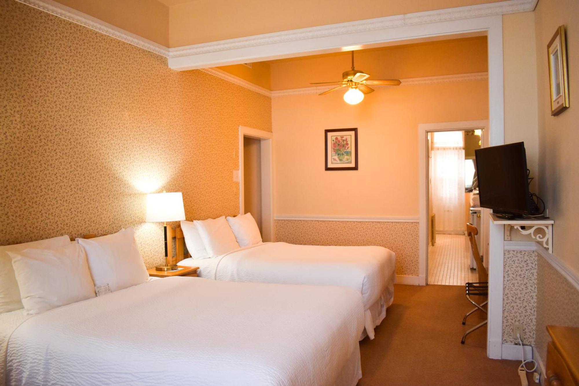 Double Room Two Double Beds Non-Smoking
