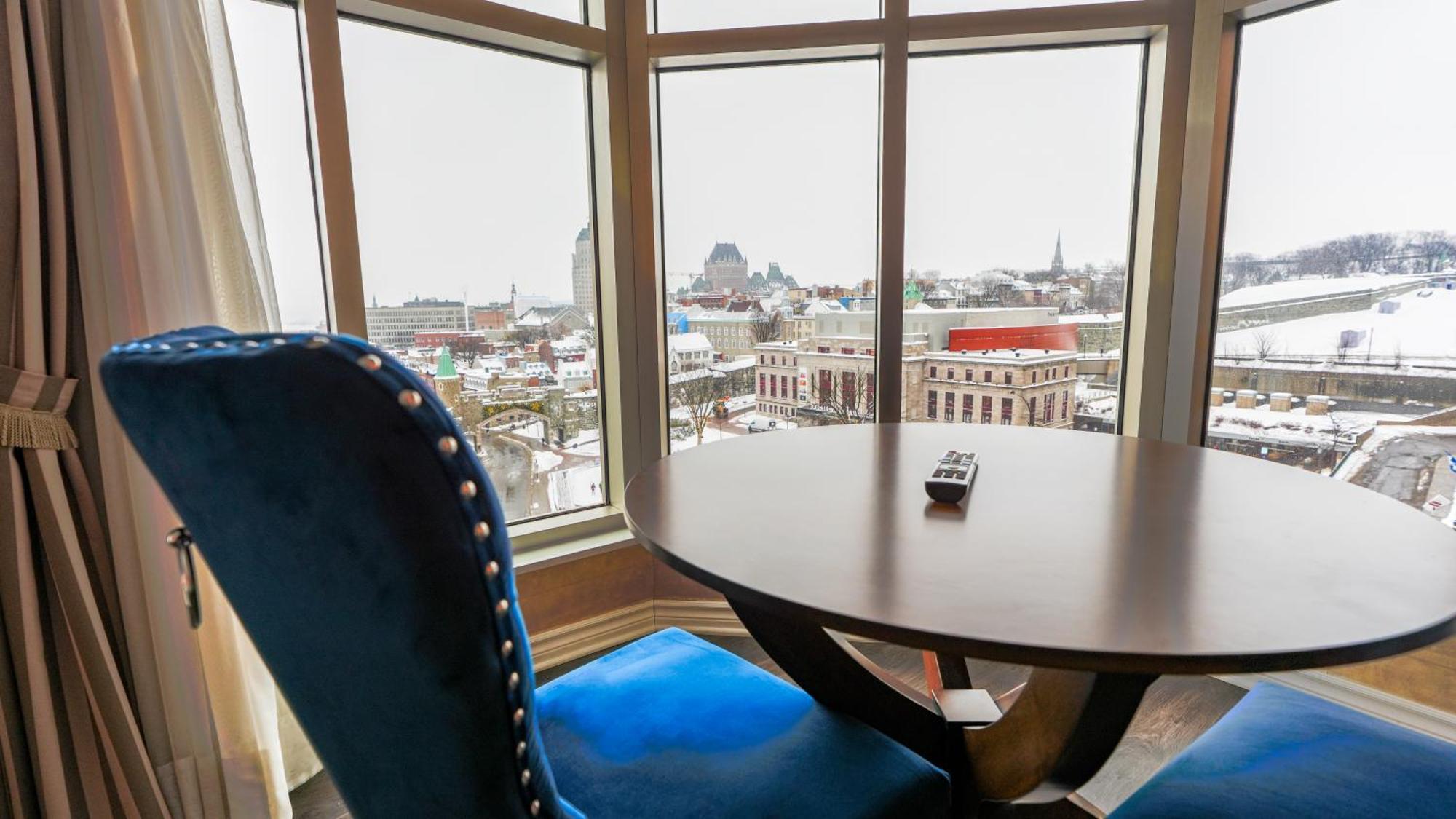 Suite with Panoramic City View, 1 King