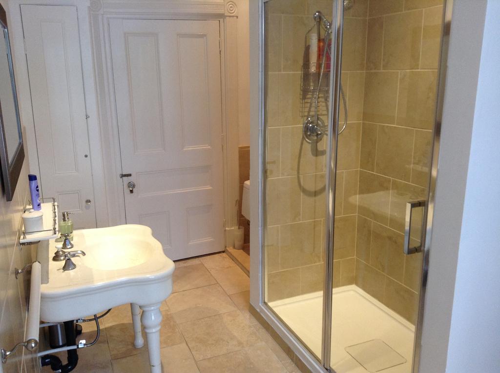 Queen Room with Two Queen Beds,640860093:JPEG