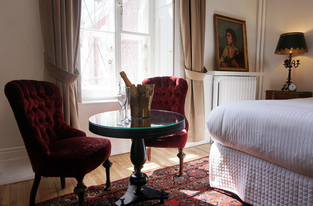 Standard Queen Room,402762795:JPEG