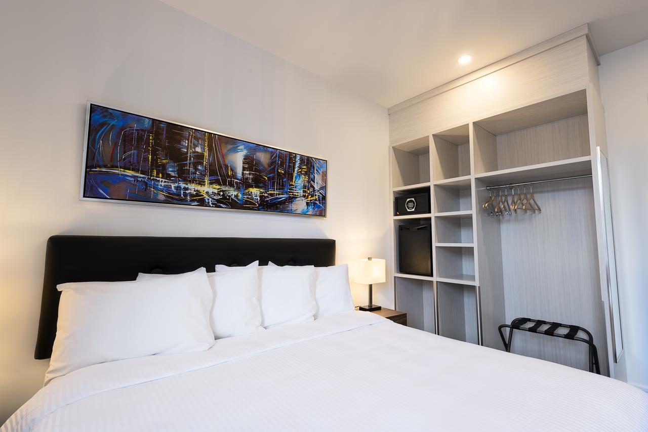 Standard Queen Room