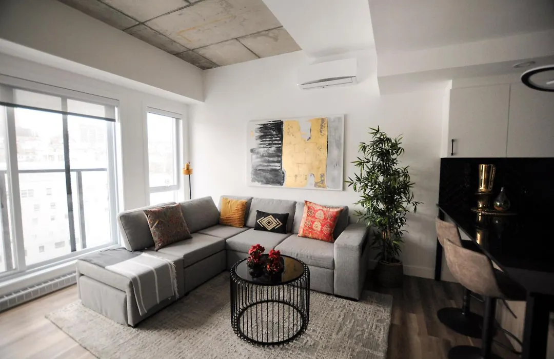 Downtown Penthouse Condo With Breathtaking City Views-1