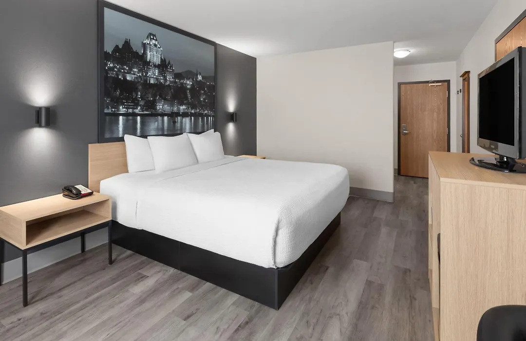 Super 8 By Wyndham Quebec City-1