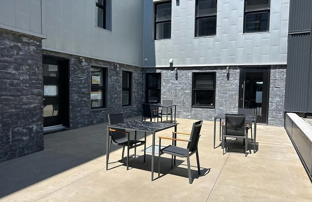 77 St-Vallier Apparts Hotel-1