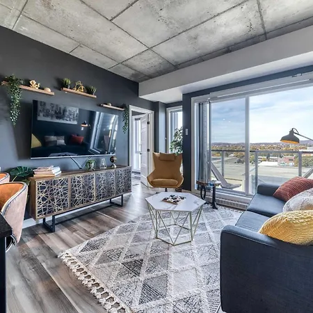 Appartement Luxe, Incredible Sunset View, Pool, Parking, Near Old Quebec-2